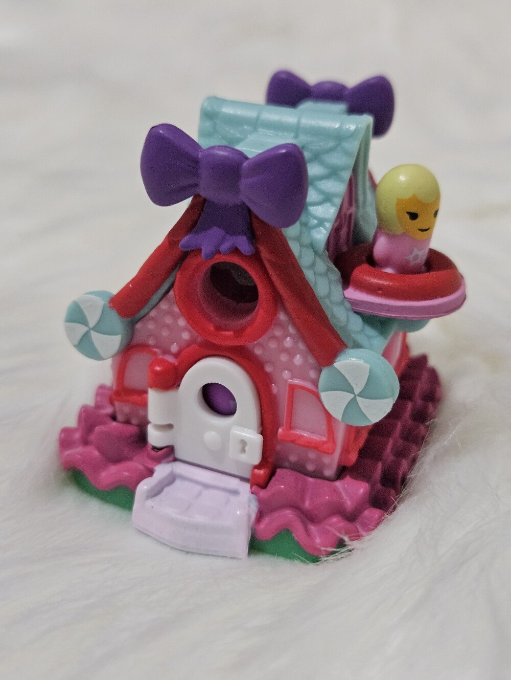 Mini Dollhouse Playset with micro mini figures